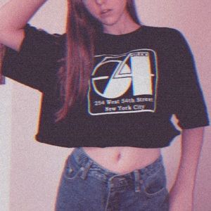 cropped black t-shirt